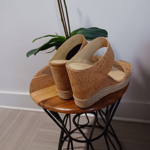 Sandals - Picture 3 of 6